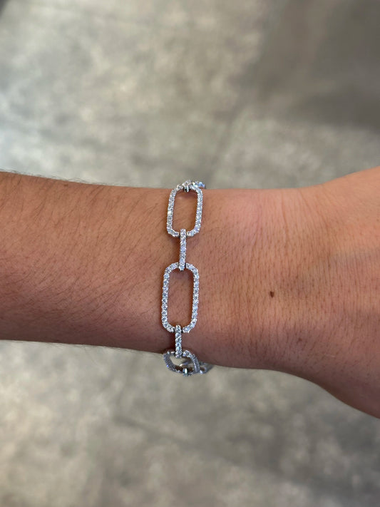 Ladies Link Design Round Diamond Bracelet