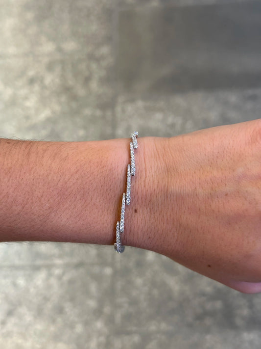 Ladies Fancy Round Diamond Bracelet