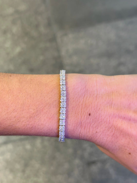 Ladies Round Diamond Cluster Bracelet