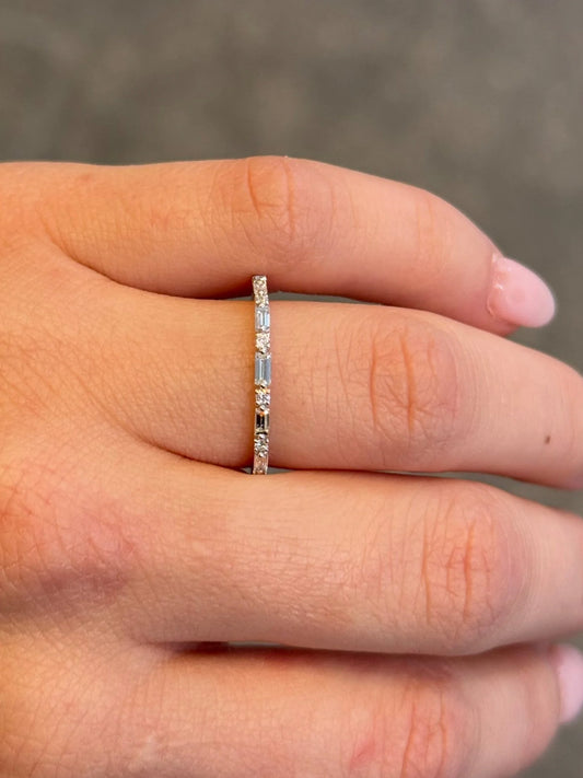 Ladies Alternating Round and Baguette Diamond Wedding Band
