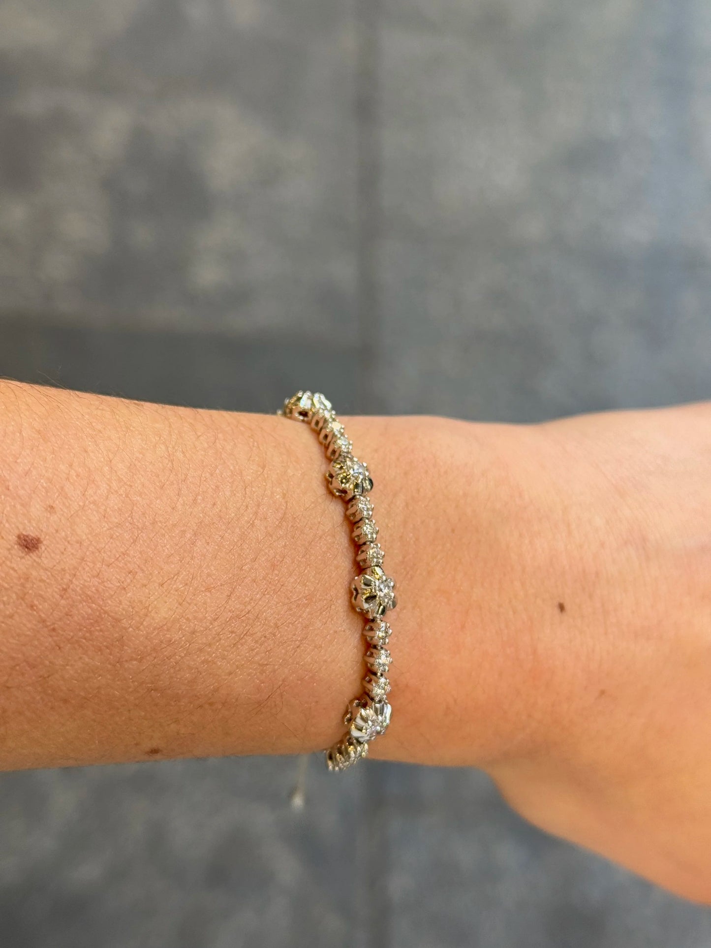 Ladies Adjustable Flower Design Bracelet