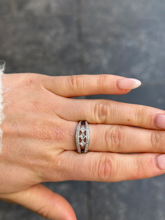 Ladies Spaced Out Princess Diamond Ring