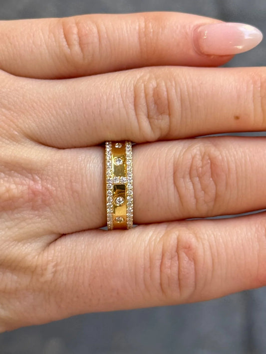 Ladies Fancy Round Diamond Ring