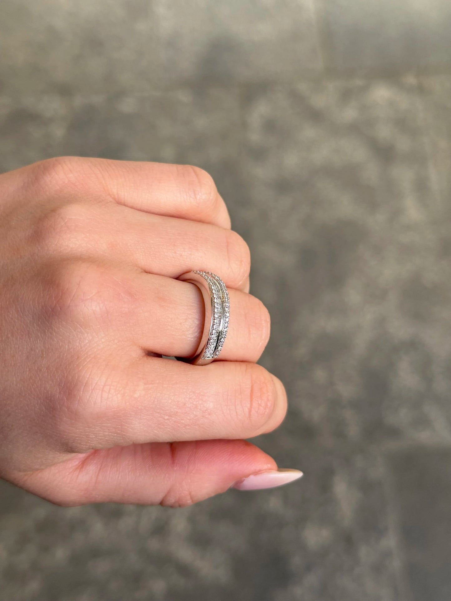 Ladies Curvy Round and Baguette Diamond
