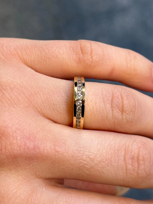 Ladies Pyramid Dome Channel Set Wedding Band