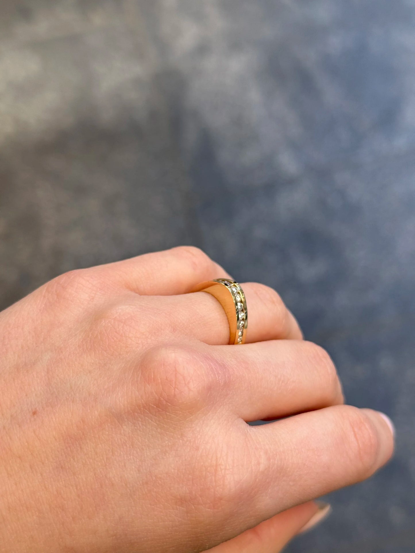 Ladies Pyramid Dome Channel Set Wedding Band