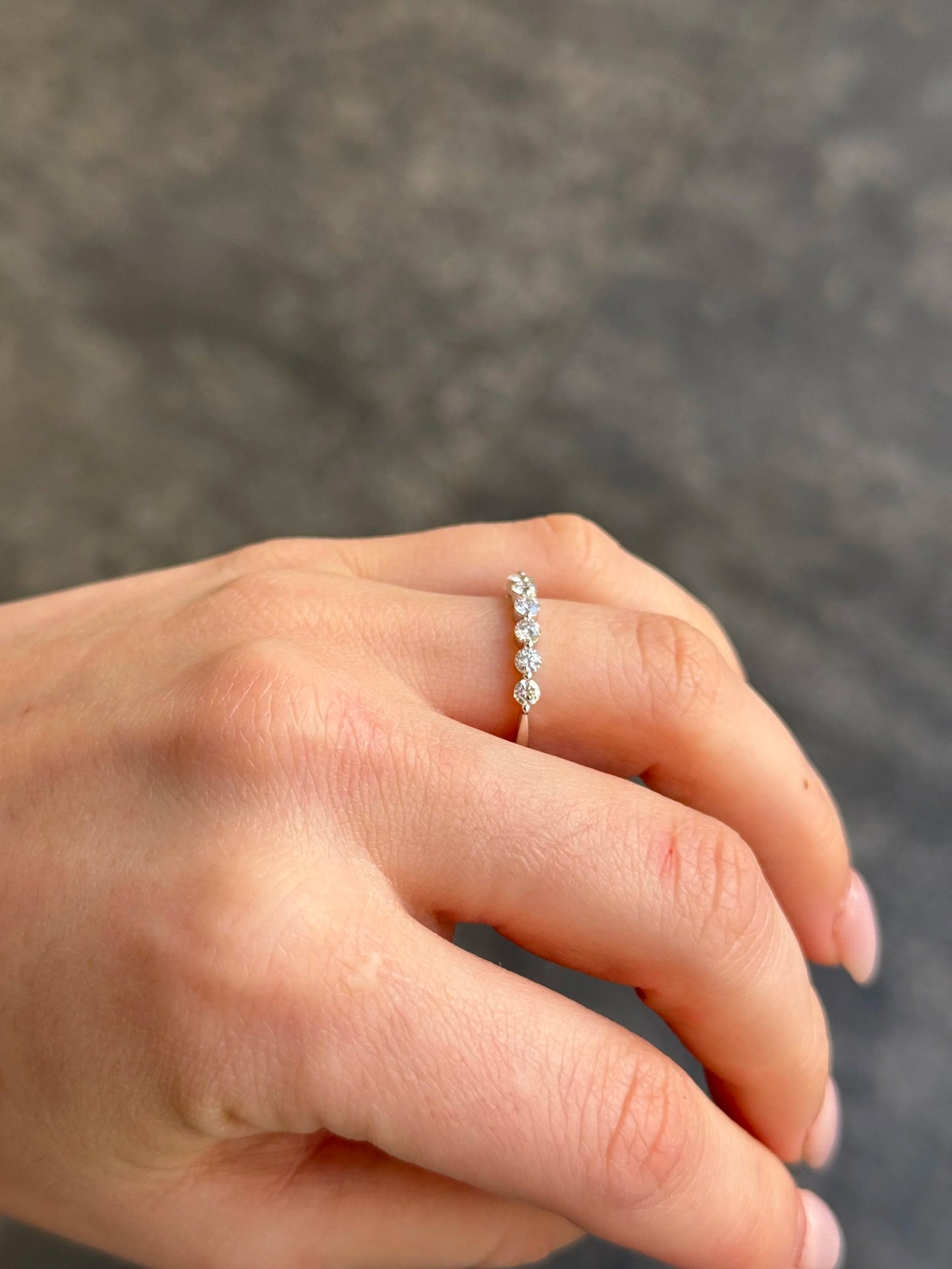 Ladies White Gold Single Prong Wedding Band