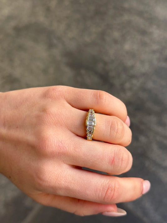 Ladies Half Bezel Emerald Graduated Diamond Band