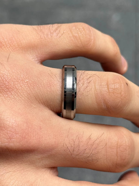 Men's Beveled Edge Wedding Band
