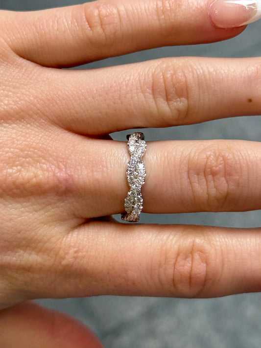 Ladies Infinity Design Diamond Band