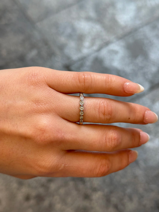 Ladies Ascending Bezel Set Wedding Band