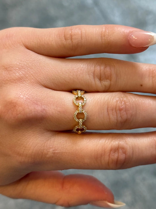 Ladies Yellow Gold Circle Chain Diamond Ring