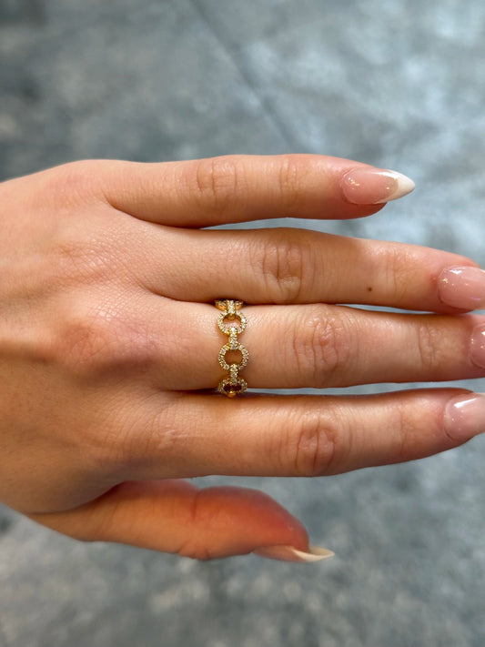 Ladies Yellow Gold Circle Chain Diamond Ring
