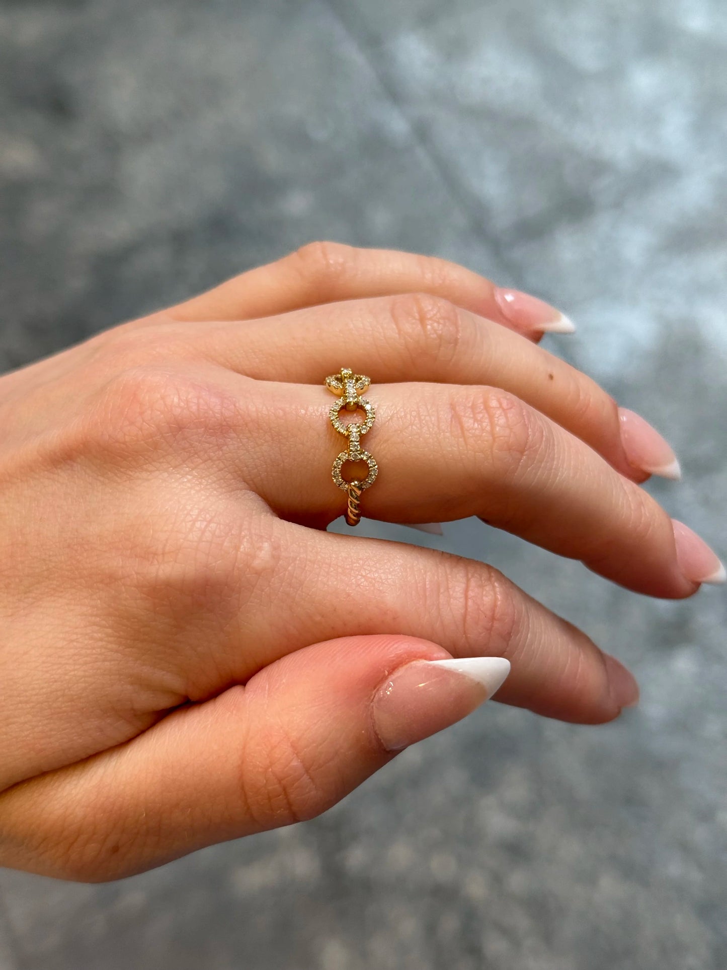 Ladies Yellow Gold Circle Chain Diamond Ring
