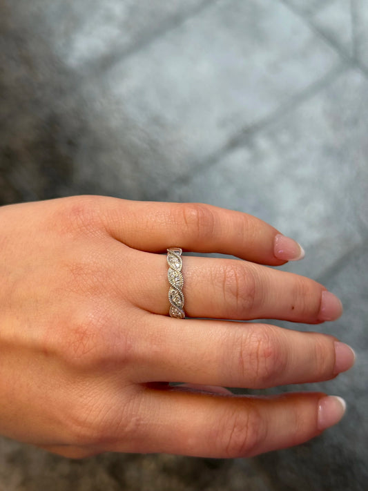 Ladies East to West Cluster and Milgrain Diamond Wedding Band