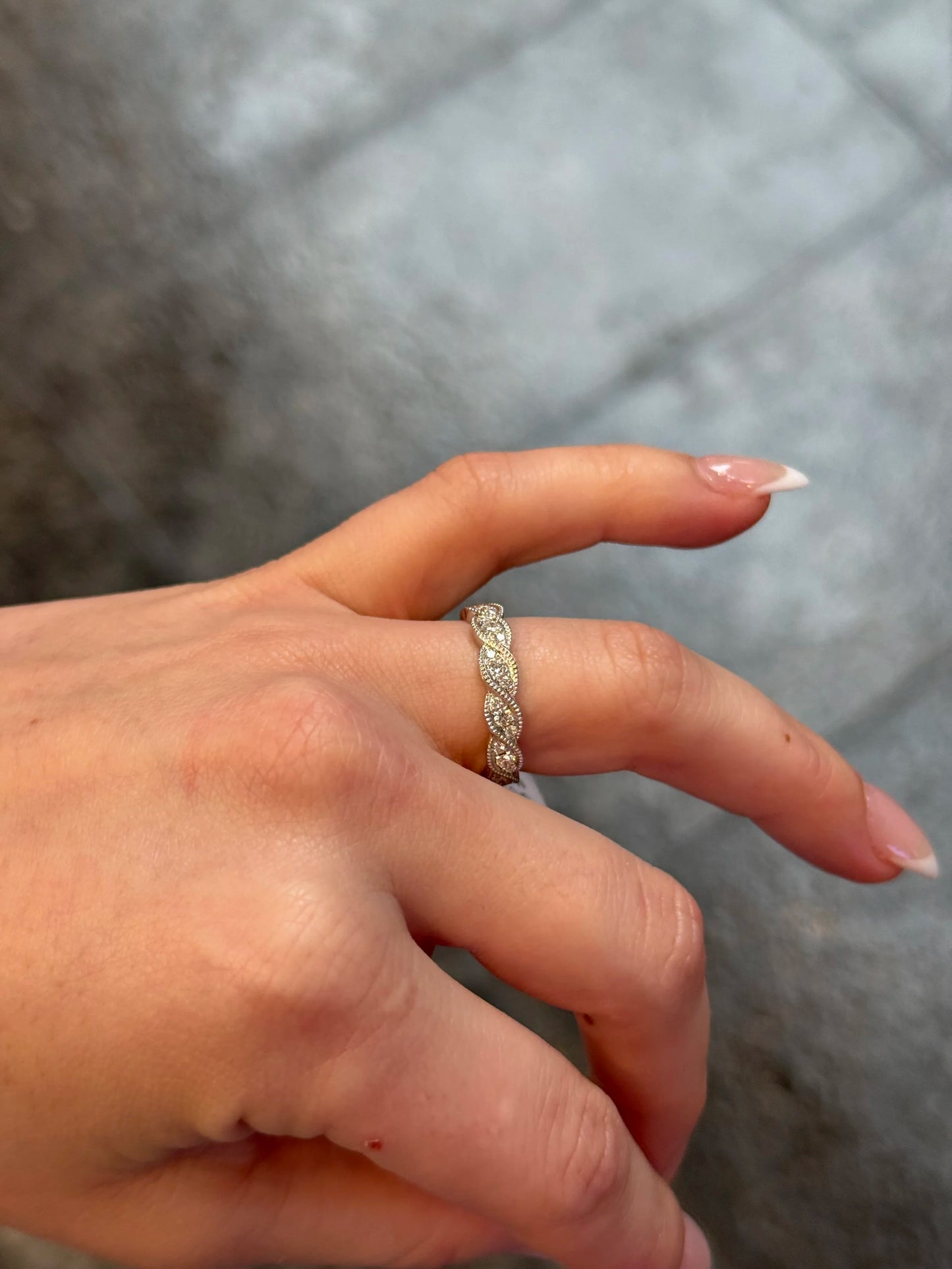 Ladies East to West Cluster and Milgrain Diamond Wedding Band