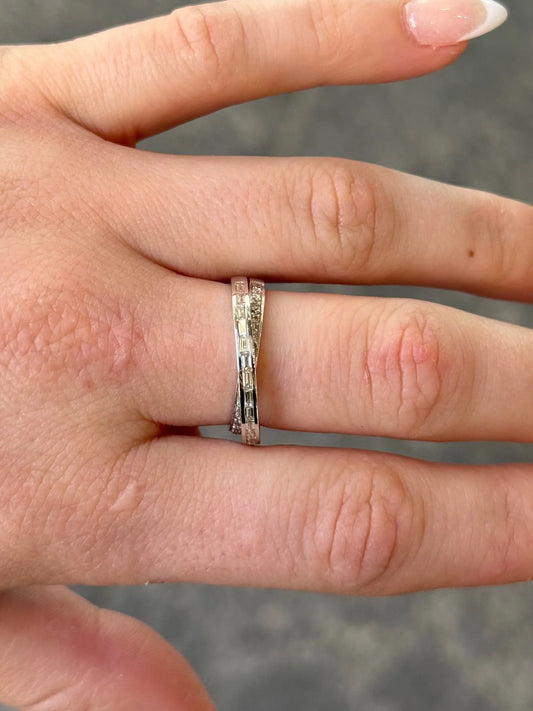 Ladies Overlapping Round and Baguette Diamond Ring