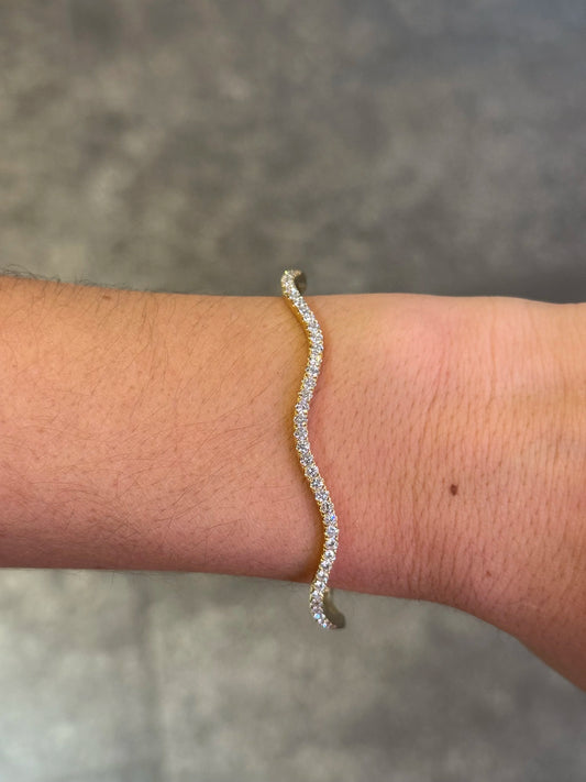 Ladies Twist Design Round Diamond Bangle