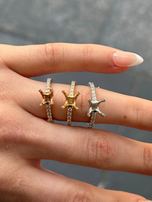 Ladies Timeless Engagement Ring