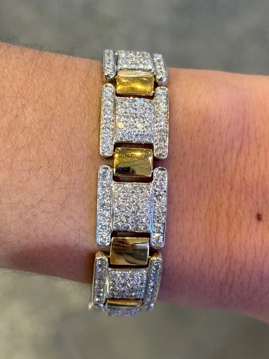 Ladies Bold Pave Set Bracelet