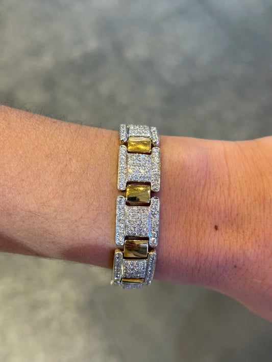 Ladies Bold Pave Set Bracelet