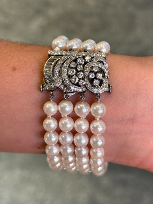 Ladies Pearl and Round Diamond Bracelet