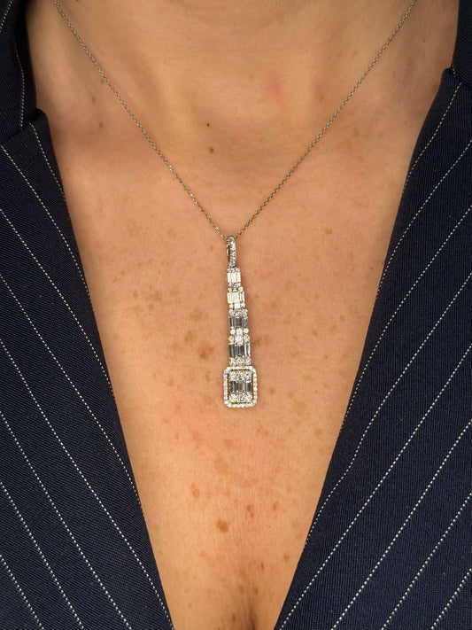 Ladies Gradual Emerald Cluster Pendant