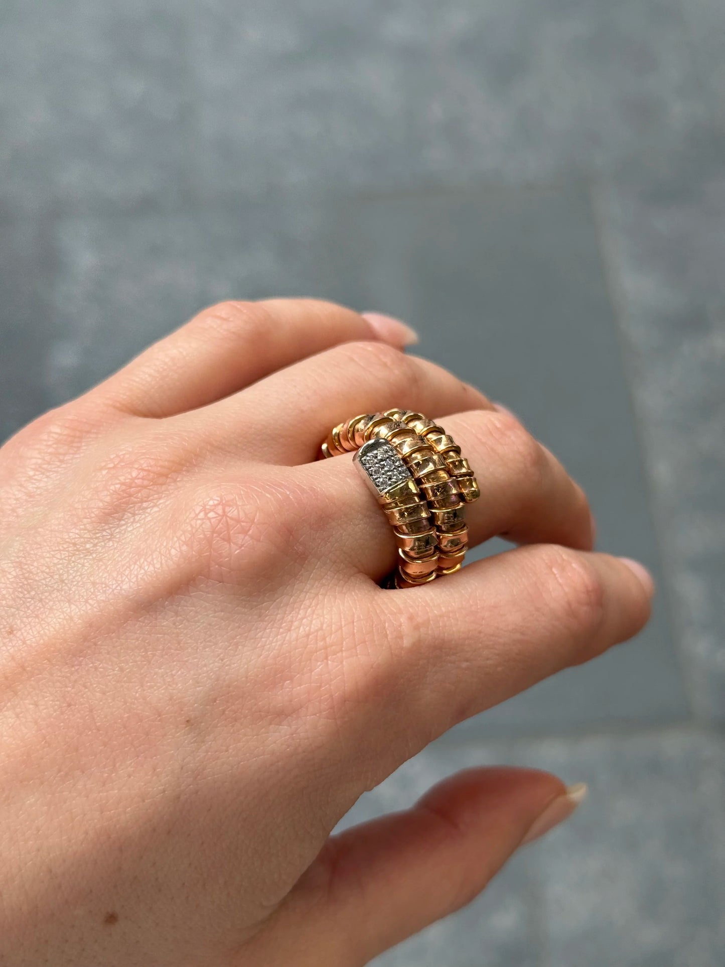 Ladies Snake Diamond Ring