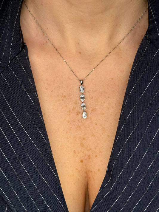 Ladies Three Piece Emerald Cluster Pendant