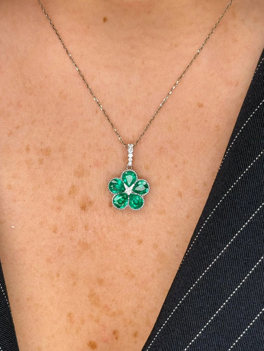 Ladies Emerald Flower Pendant