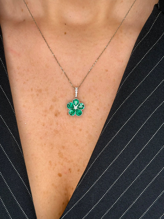 Ladies Emerald Flower Pendant