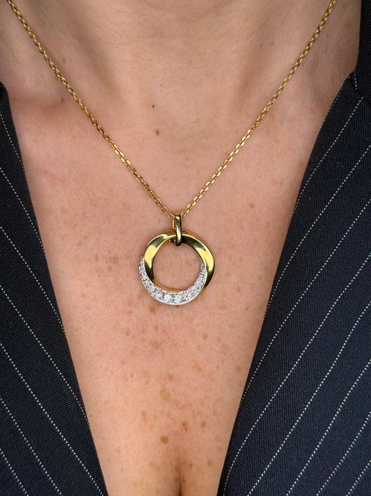 Ladies Circular Diamond Twist Pendant