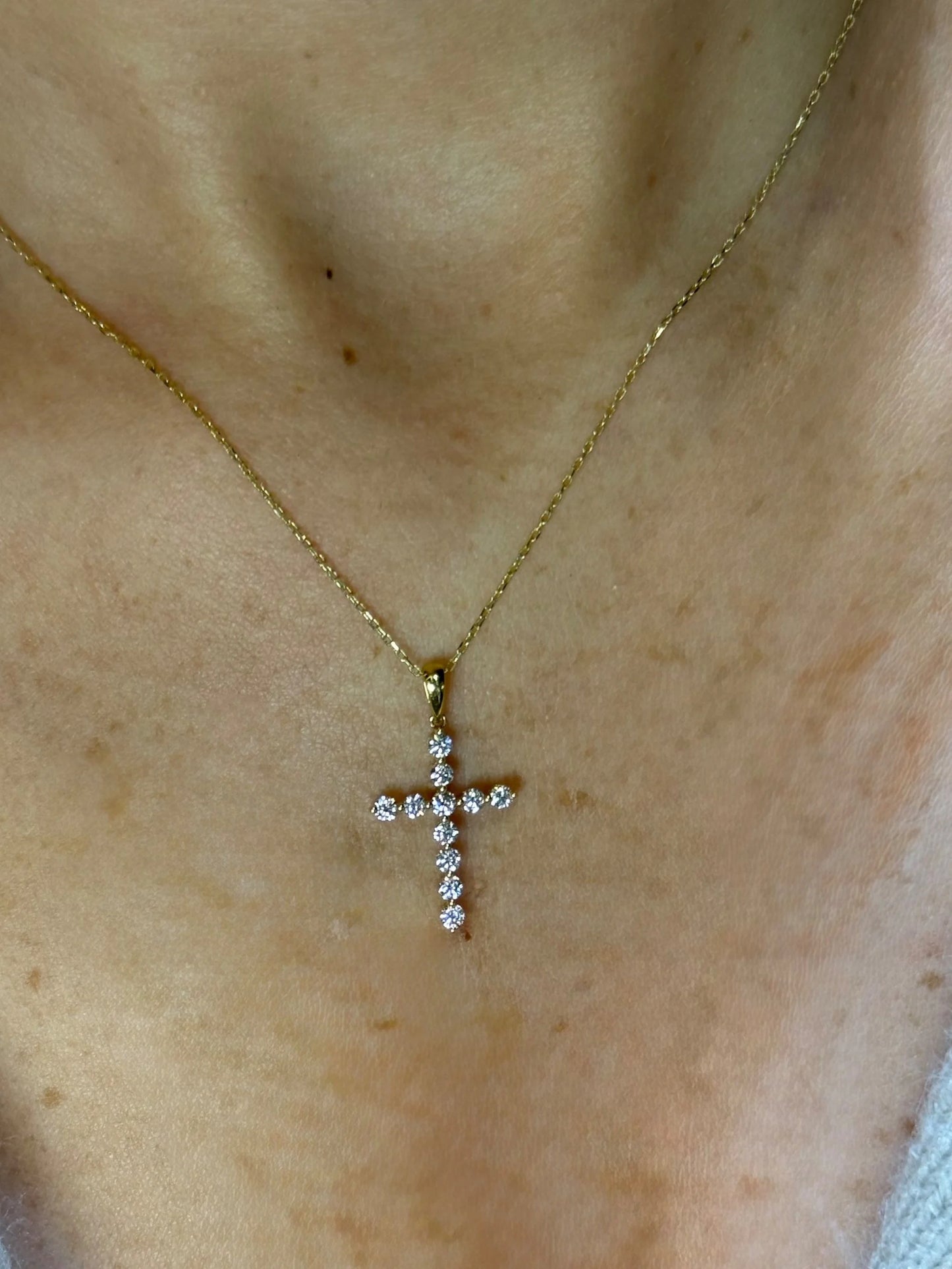 Ladies Round Diamond and Yellow Gold Spaced Out Pendant