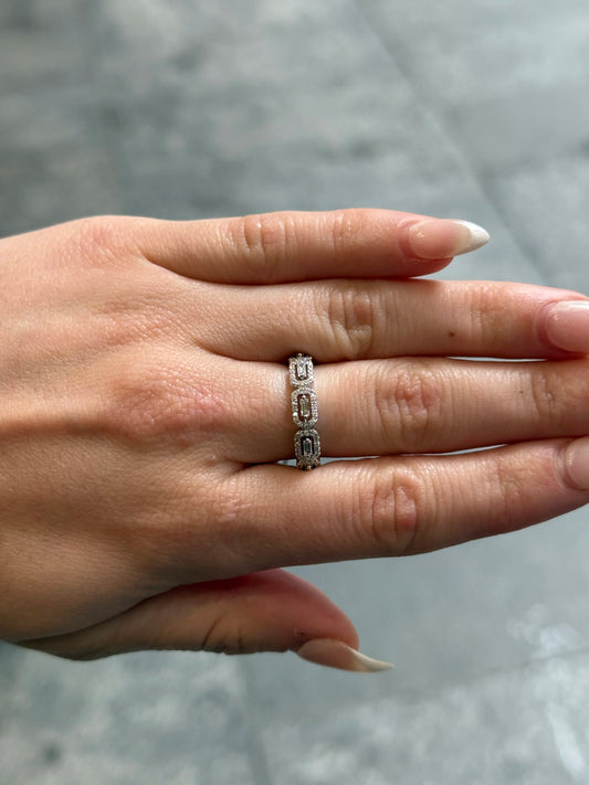 Ladies 5 Piece Baguette and Round Diamond Band