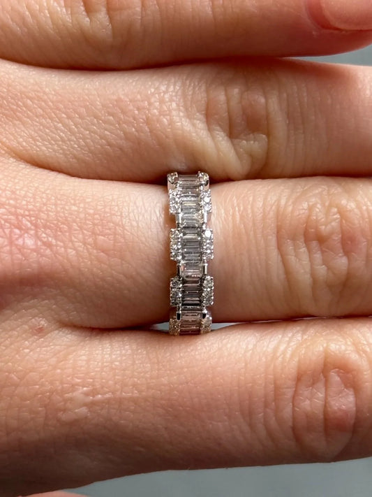 Ladies Baguette and Semi Halo Round Diamond Band