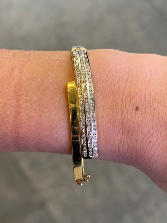 Ladies Side by Side Gold and Diamond Bangle Bracelet