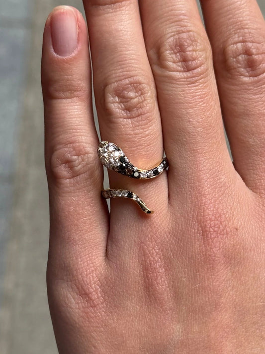Ladies Serpent Shape Multicolor Diamond Ring