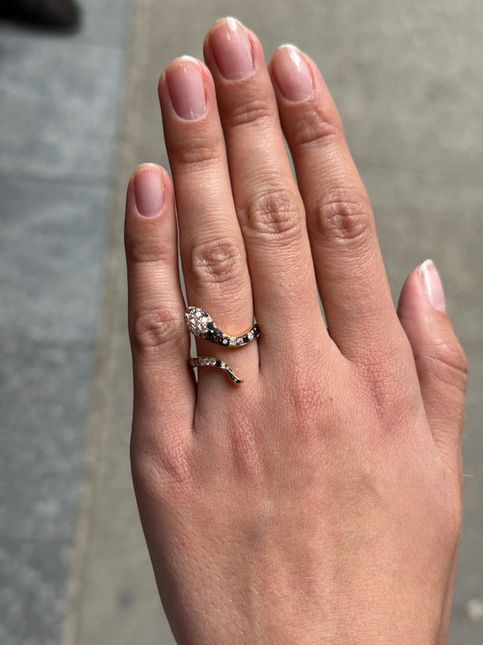 Ladies Serpent Shape Multicolor Diamond Ring