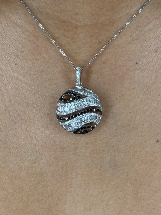 Ladies Wavey Circle Diamond Pendant