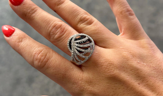 Ladies Overlapping Black Diamond and Round Diamond Ring