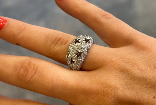 Ladies Center Pave Cut Out Star Round Diamond Ring