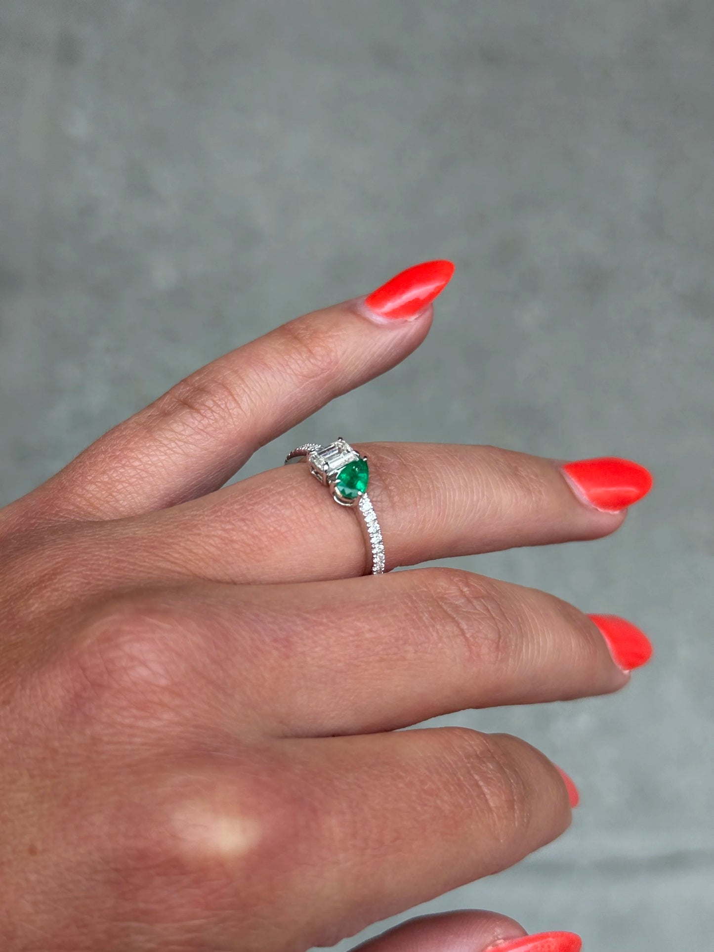 Ladies Emerald Pear and Diamond Emerald Ring