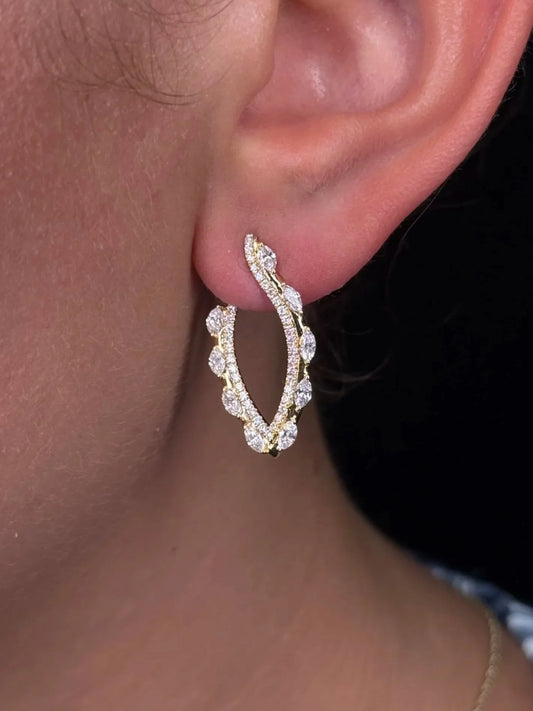Ladies V-Shaped Marquise and Round Diamond Earring