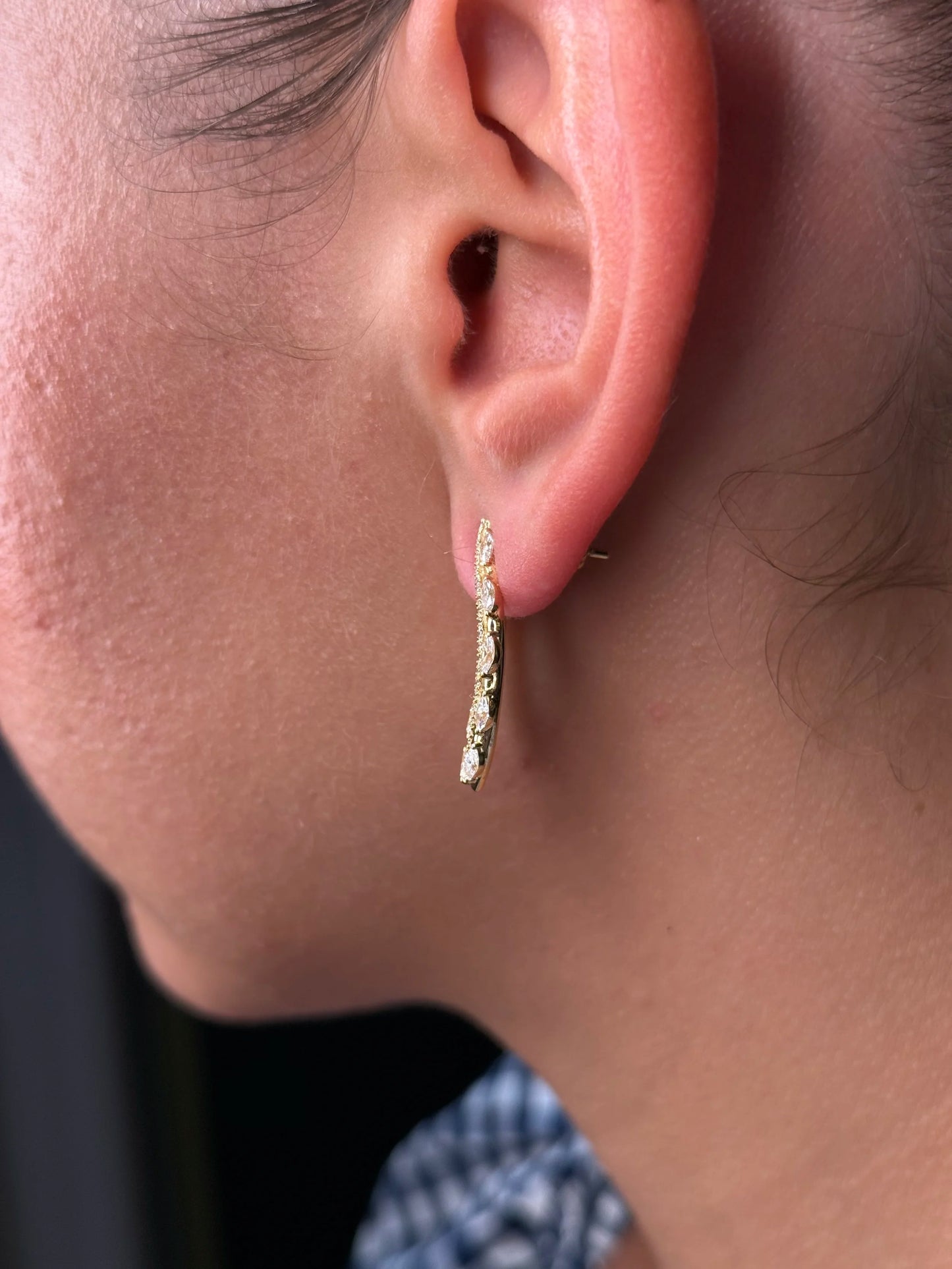 Ladies V-Shaped Marquise and Round Diamond Earring