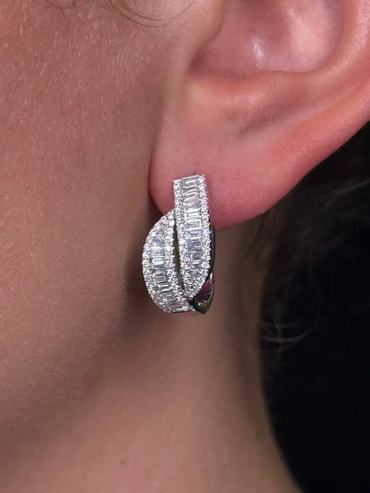 Ladies Side by Side Graduated Diamond Earring