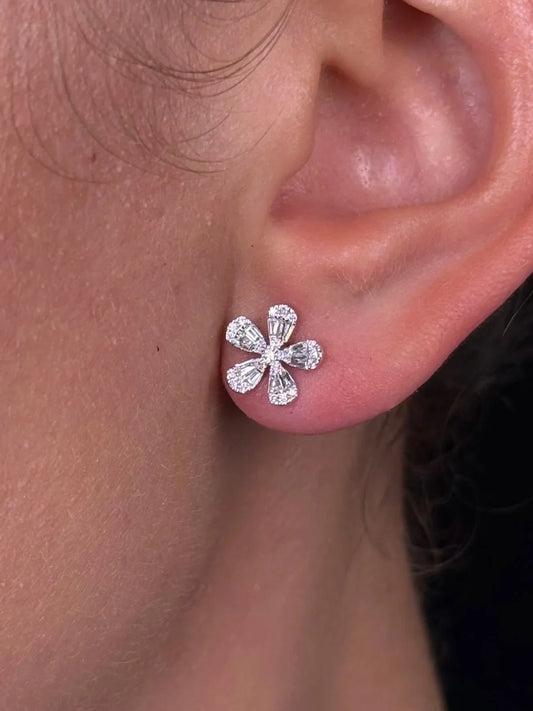 Ladies 5 Pedal Flower Diamond Earring