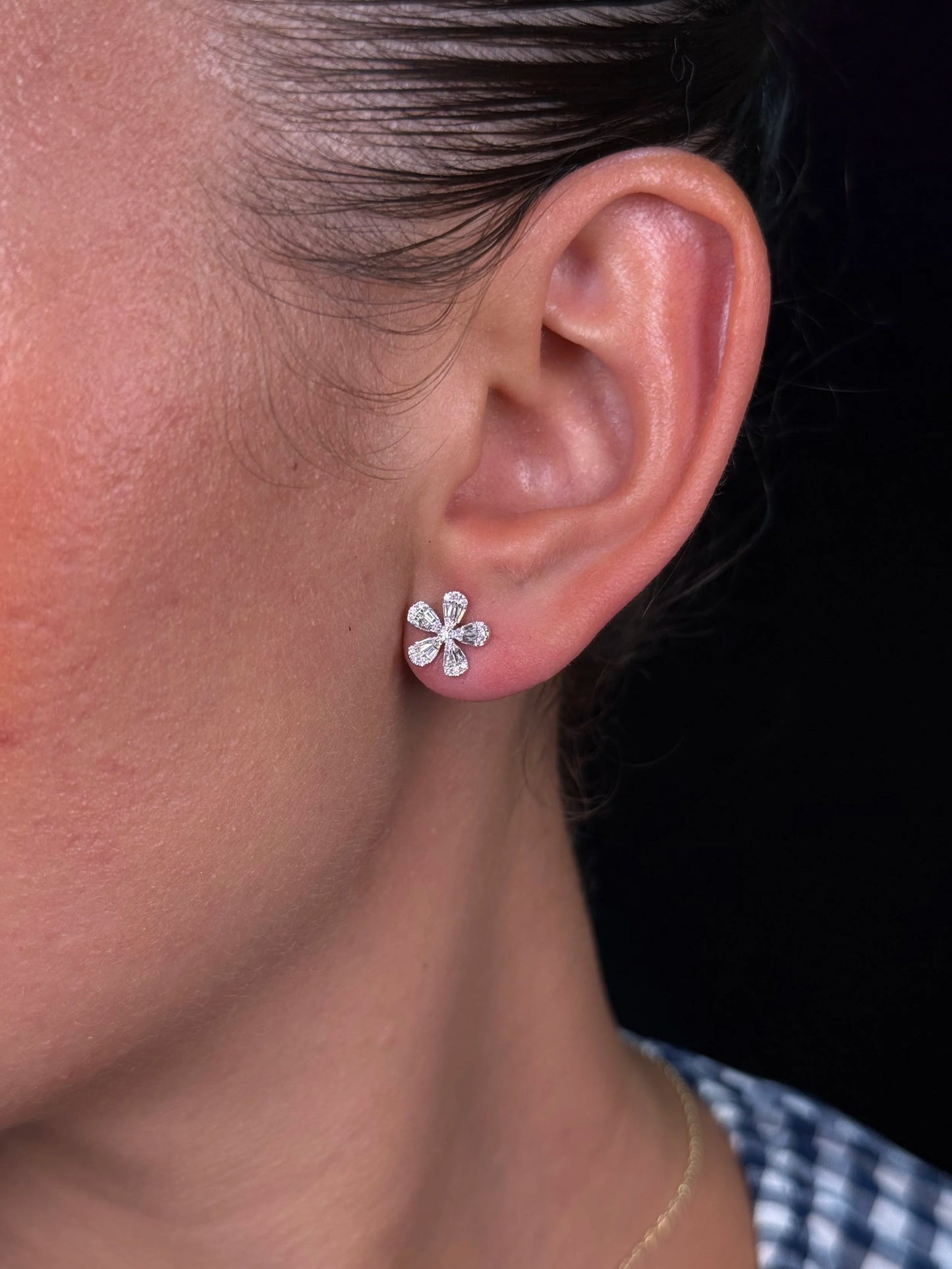 Ladies 5 Pedal Flower Diamond Earring