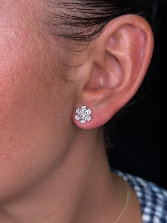 Ladies 6 Pedal Flower Diamond Earring