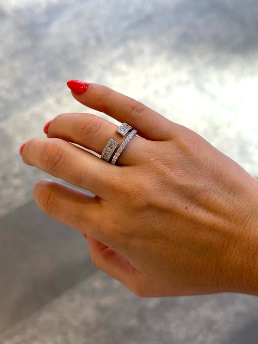 Ladies Split Round Diamond Band