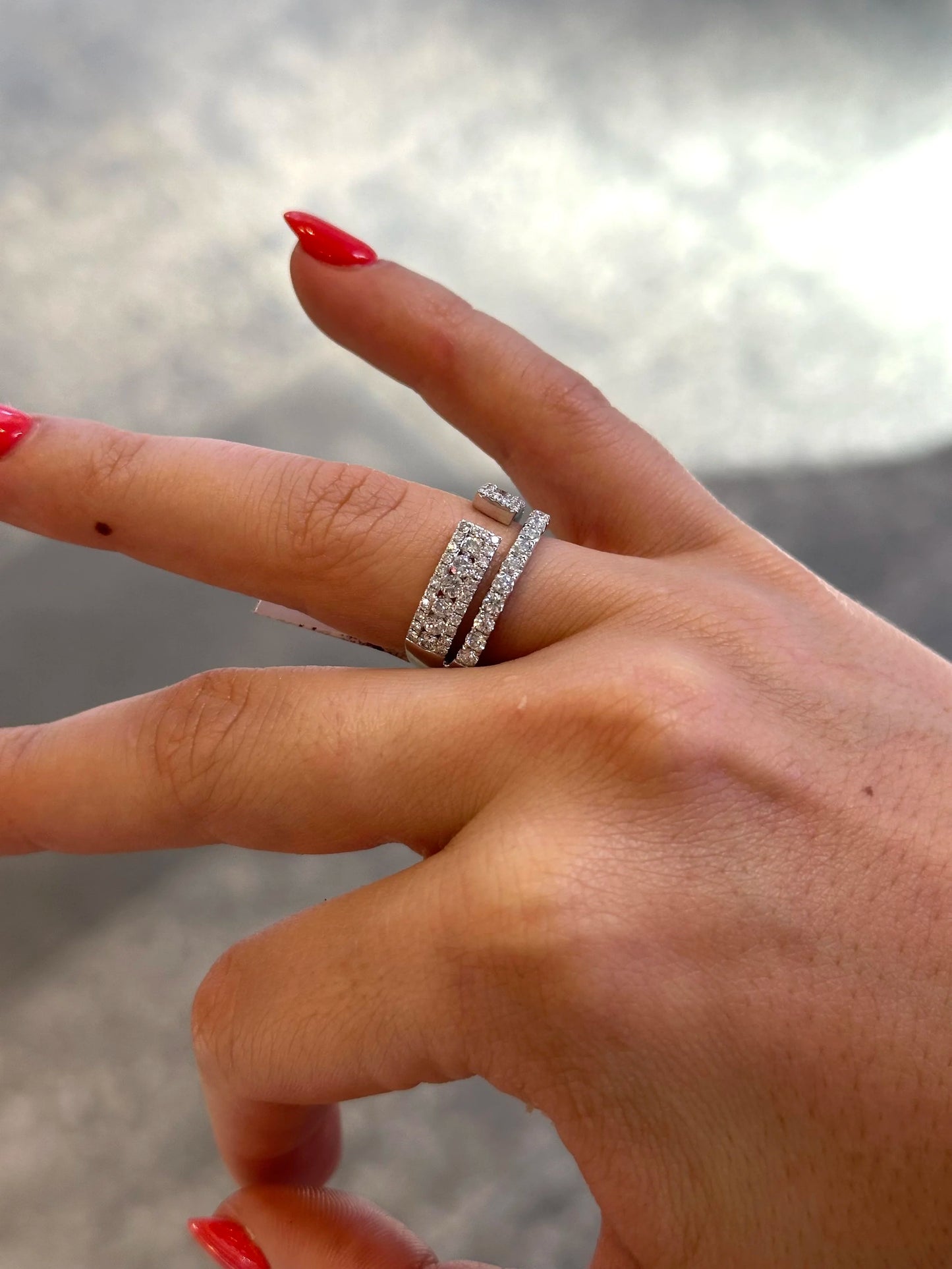 Ladies Split Round Diamond Band
